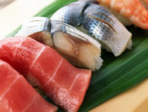 Порция рыбы должна быть в два раза больше, чем норма мяса, так как ее калорийность ниже.